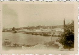 Ref 1 - Photo : Vue Générale Du Champ De Foire à Chateau-Gontier , Mayenne - France . - Europe