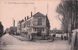 Colombes - Pris De L'Entree Du Stade   - CPA °J - Colombes