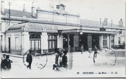 C. P. A. : 86 : POITIERS : La Gare, "Départ", Animé, Timbre En 1917 - Poitiers