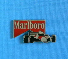 1 PIN'S //  ** CIRCUIT AUTO FORMULE1 / MARLBORO ** . (SAGGAY) - F1