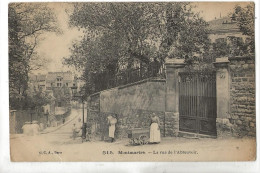 Paris 18 ème Arr (75) : La Rue De L'Abreuvoir Avec Marchande à L'entrée D'une Villa En 1908 (animé) PF - District 18