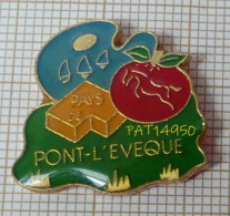 PAT14950 PAYS DE PONT L' EVEQUE  FROMAGE POMME ROUGE CHEVAL LAC Dpt 14 CALVADOS - Städte