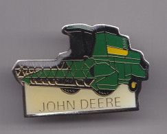 Pin's Moissonneuse Bateuse John Deere Réf 7032JL - Transport Und Verkehr