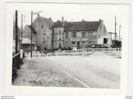 PHOTO Originale Dentelée Des Années 60 Vers 77 MONTEREAU Travaux PUB Essence AZUR - Treinen