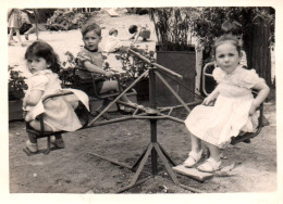 Jeu - Photo Ancienne - Enfants Sur Balançoire Tourniquet - 8x11 Cm - Speelgoed & Spelen