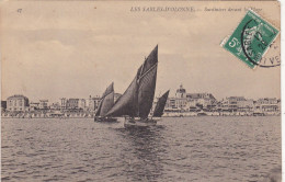 85. LES SABLES D'OLONNE. CPA..SARDINIERS DEVANT LA PLAGE. ANNEE 1908 + TEXTE - Sables D'Olonne