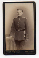 W9F91/ CDV Foto Soldat Militär  Atelier G. Wolf & Co.  Hamburg Ca.1900 - Autres & Non Classés