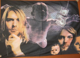 NIRVANA Drapeau 100 % Polyester Format Environ 90 Cm X 140 Cm KURT COBAIN BEBE - Autres & Non Classés