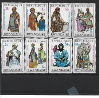 1970 RWANDA 346-53** Costumes Nationaux - Unused Stamps