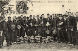 REPRODUCTION CARTE ANCIENNE - H11 - AISNE - CAMP DE SISSONNE - DISTRIBUTION DE PAIN ET DE TABAC - Sissonne