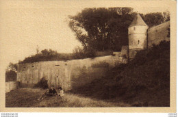 62 MONTREUIL SUR MER Les Remparts à La Fontaine Des Clercs VOIR DOS - Montreuil