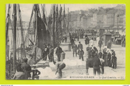 62 BOULOGNE SUR MER En 1906 N°106 Quai Gambetta Embarquement De Glace Pour Poissons Dames Coiffes VOIR DOS - Boulogne Sur Mer