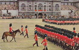 AK 214701 ENGLAND - London - Trooping The Colour - Autres & Non Classés