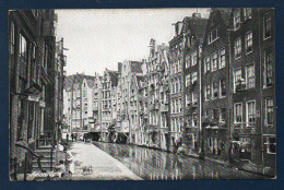 Amsterdam. O.Z. Achterburgwal. Canal Du Centre. Quartier Rouge, Chinatown, Musée Du Cannabis. Sofitel, Université. - Amsterdam