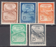 Indonesia 1958 Airplanes Mi#210-214 Mint Never Hinged - Indonesia