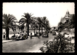 AUTOMOBILES - DIVERS MODELES SUR LA CROISETTE A CANNES - PKW