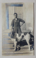 Carte Postale - Homme Avec Chien Saint-Bernard. - Perros