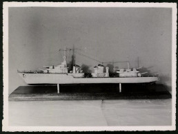Fotografie Kriegsschiff - Modell Eines Zerstörers  - Barcos