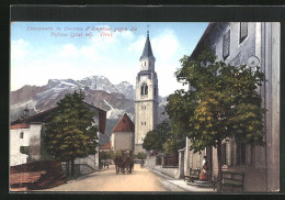 Cartolina Cortina D`Ampezzo, Strassenpartie Mit Pferdekutsche Und Kirche, Tofana  - Altri & Non Classificati