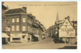 Neufchâtel En Bray La Place Des Boucheries  ( Pub TEXACO ) - Neufchâtel En Bray