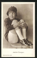 AK Schauspieler Jackie Coogan Mit Weissen Tennissocken Und Lederschuhen  - Actors