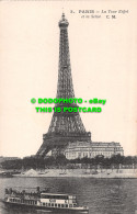 R495335 Paris. La Tour Eiffel Et La Seine. C. M - World