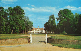 CPSM The West Front Of Mount Vernon As Seen From The Bowling Green Gate     L2872 - Andere & Zonder Classificatie