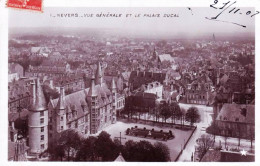 58 - Nievre -  NEVERS  -  Vue Generale Et Le Palais Ducal ( Carte Marque L'étoile ) - Nevers