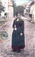  AUVERGNE Pittoresque -  Fileuse Et Jeune Paysanne  - Auvergne