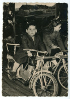 PHOTO Rigide Format 9 X 12,5 Cm MOTO De MANEGE Année 1950 - Objetos