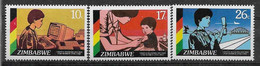 1985 ZIMBABWE 109-11** Infirmière, Ordinateur, Pont - Zimbabwe (1980-...)