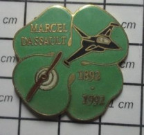 1618c Pin's Pins / Beau Et Rare / AVIONS / TREFLE A 4 FEUILLES MARCEL DASSAULT 1892 1992 Par PREM'S - Aerei