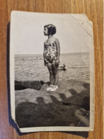 19311.   Fotografia D'epoca Bambina Costume Mare Aa '40 Italia - 8,5x6 - Personas Anónimos