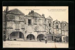 CPA Fontenay-le-Comte, Vieilles Maisons De La Place Belliard  - Fontenay Le Comte