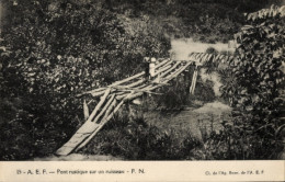 CPA Gabun Französisch Äquatorialafrika, Rustikale Brücke über Einen Bach, Brücke - Sudáfrica