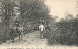 RAMBOUILLET : CHASSE A COURRE - EQUIPAGES DE BONNELLES A MME LA DUCHESSE D'UZES - Rambouillet