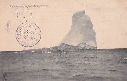 UN ICEBERG SUR LE BANC DE TERRE NEUVE - San Pedro Y Miquelón