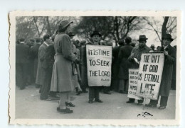 Snapshot Manifestation Angleterre Royaume Uni Uk ? Lord Religion Dieu God 40s à Situer Identifier - Personas Anónimos