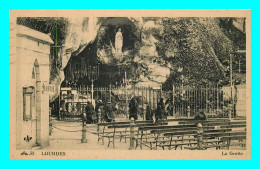 A805 / 109 65 - LOURDES Grotte ( Timbre Taxe - Lettre Taxée ) - Lourdes