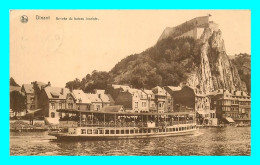 A813 / 041 DINANT Arrivée Du Bateau Touriste - Dinant