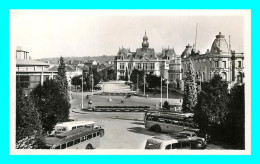 A810 / 335 03 - VICHY Esplanade De L'Hotel De Ville - Vichy