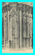 A822 / 581 28 - CHARTRES Cathédrale Pilastres Du Portail Royal - Chartres