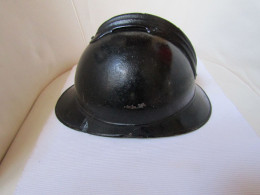 Ancien Casque Adrian Modèle Des Armées Belge/française - Copricapi