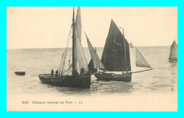 A821 / 131 PÊCHE Pecheurs Rentrant Au Port ( Bateau ) - Fishing