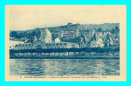 A825 / 267 74 - EVIAN LES BAINS Etablissement Thermal Et Les Hotels - Evian-les-Bains