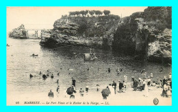 A833 / 383 64 - BIARRITZ Le Port Vieux Et Rocher De La Vierge - Biarritz