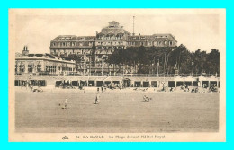 A833 / 447 44 - LA BAULE Plage Devant L'Hotel Royal - La Baule-Escoublac