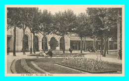 A838 / 353 03 - VICHY Un Coin Du Parc - Vichy