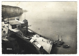 80  Ault Onival  - Le Casino  Et La Vue Vers Bois De Cise - Ault