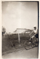 Photographie Photo Vintage Snapshot Vélo Bicyclette Bike  - Sonstige & Ohne Zuordnung